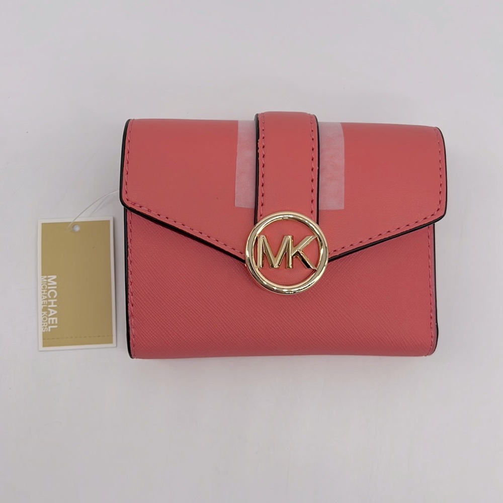 MICHAEL Michael Kors CARMEN MEDIUM FAUX
LEATHER WALLET Grapefruit